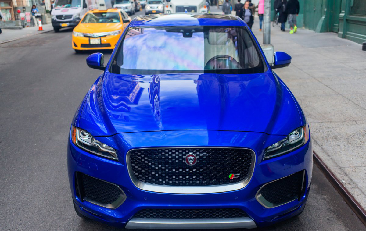 jaguar-f-pace-eshte-luksi-i-bukur-qe-parate-mund-te-blejne-businessmag
