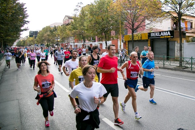 Maratona e Tiranës më 23 Tetor/ Nga 300 deri në 5000 euro, ja sa para fitojnë tre çmimet e para për çdo kategori