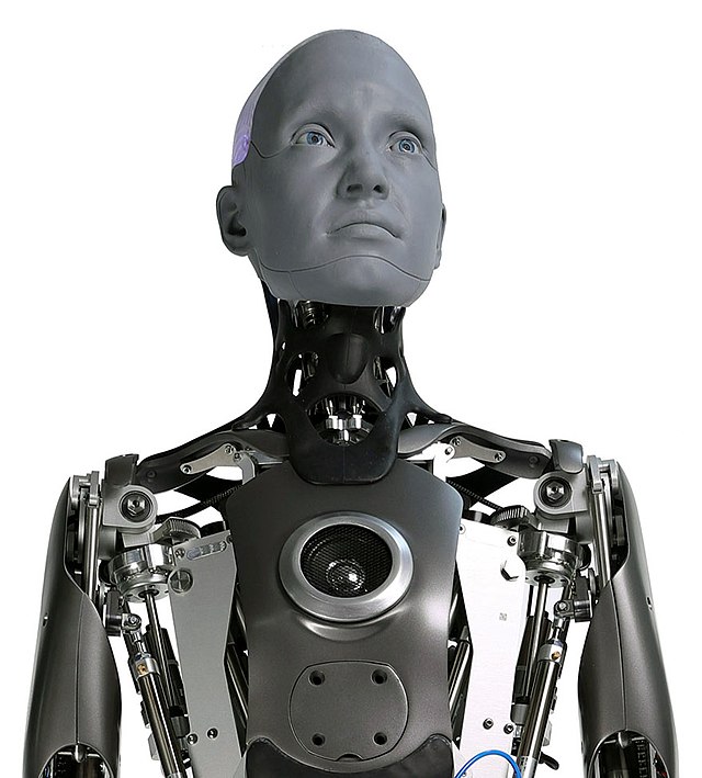 Elon Musk: "Brenda 2 dekadave, Toka do të ketë rreth një miliard robotë humanoidë"