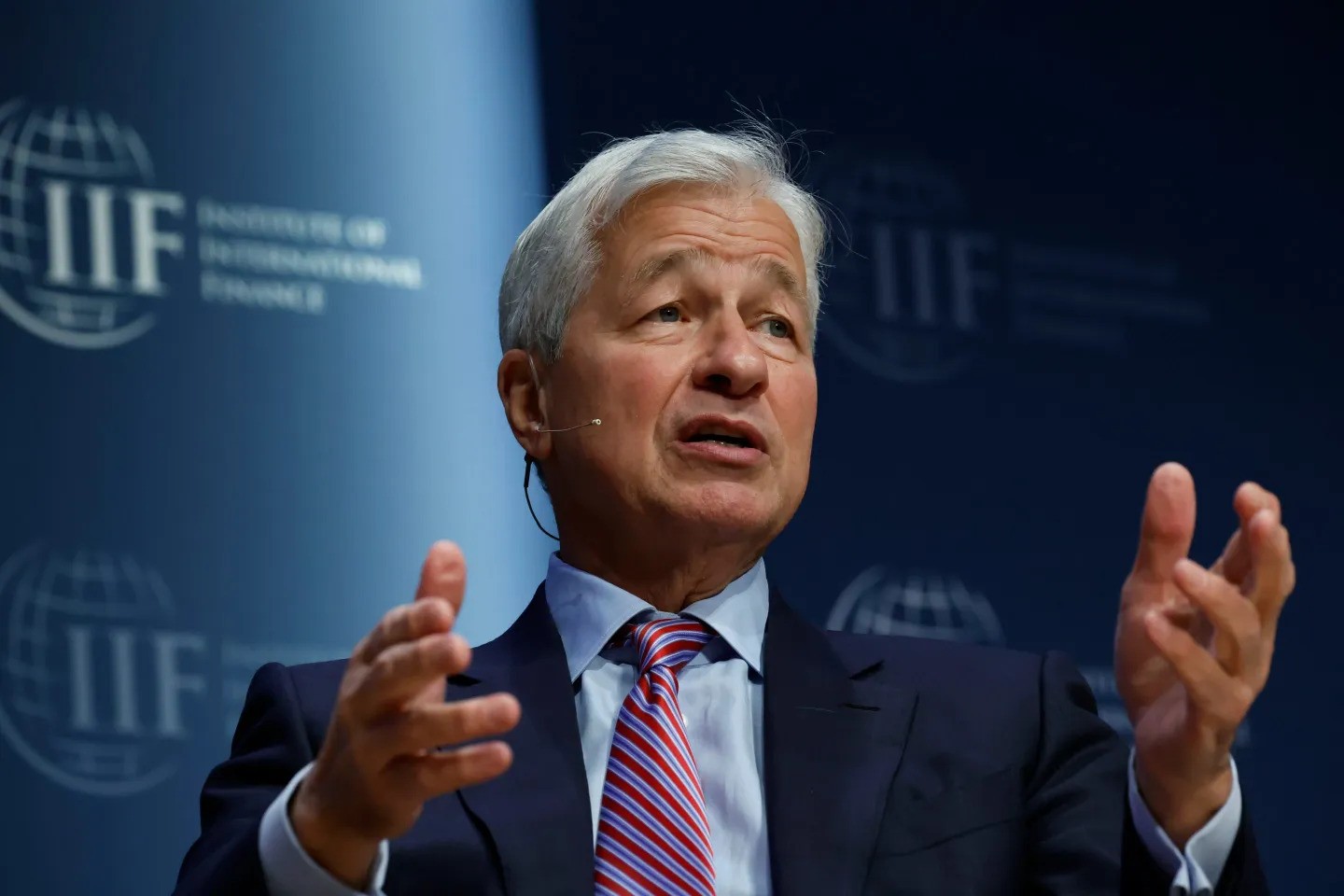 Jamie Dimon, CEO i JPMorgan kritikon rëndë Bitcoin