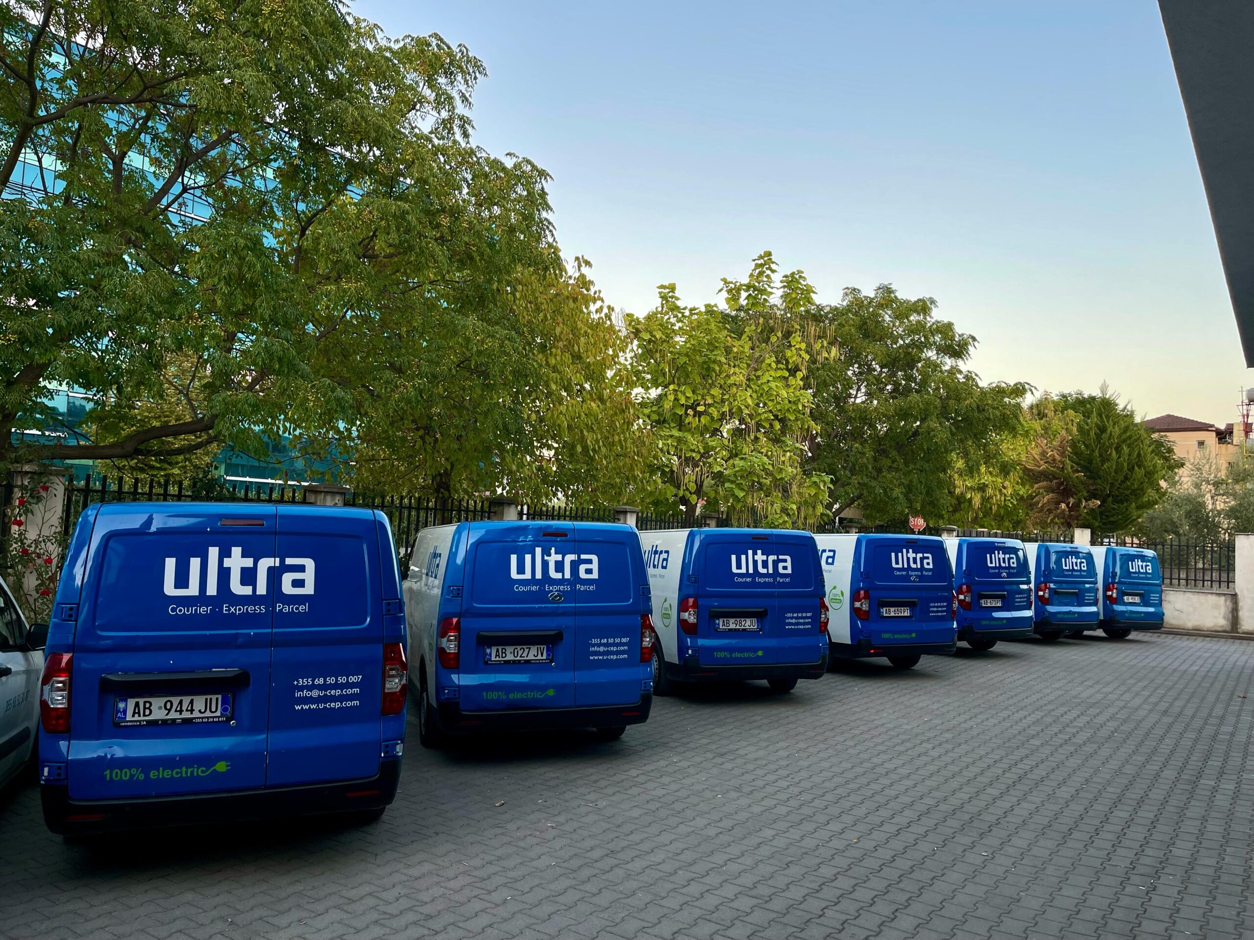 Posta Ultra: Udhëheqëse në revolucionin e transportit të gjelbër