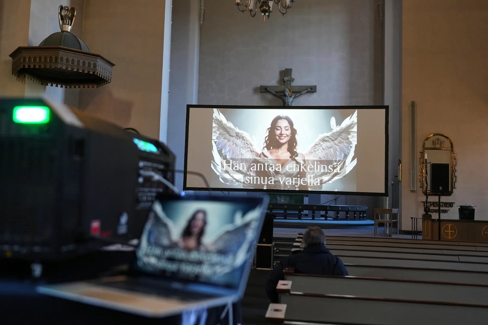 Çfarë mësoi një kishë finlandeze nga krijimi i një shërbimi fetar pothuajse tërësisht me AI?