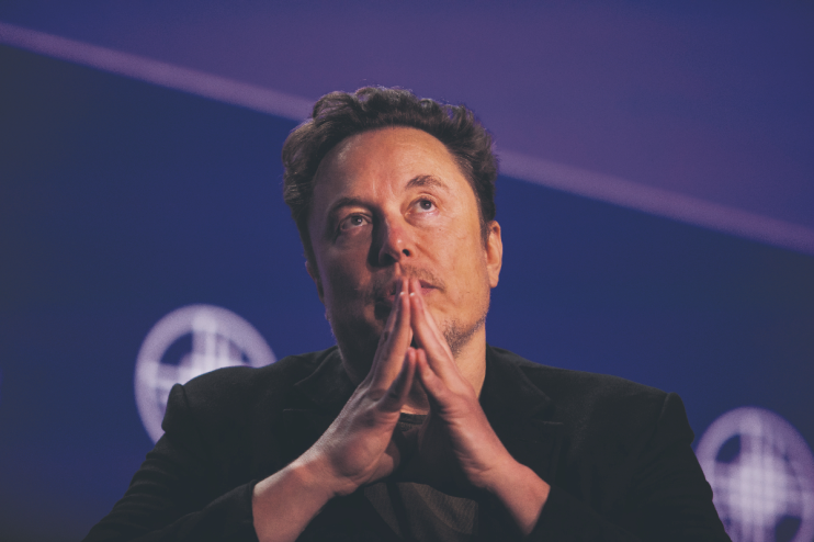 Elon Musk rrëfen gabimin që i kushtoi kontrollin mbi startup-in e tij të parë