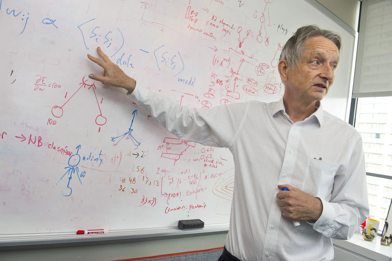 Geoffrey Hinton pasi u largua nga Google: “Në një kompani të madhe, nuk ndihesh i lirë..."