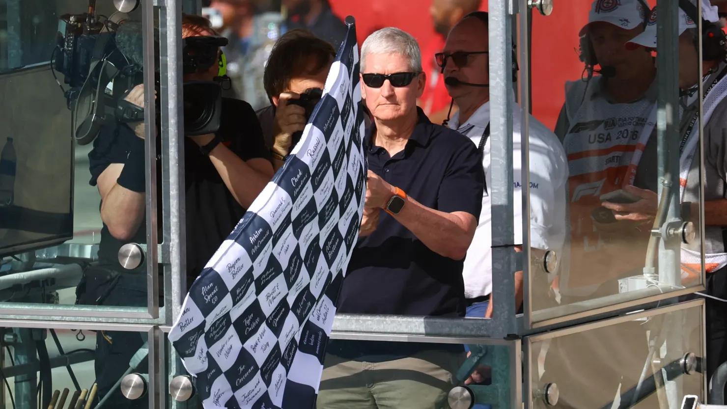 Apple shënon një fitore të madhe me “F1”, por inteligjenca artificiale mbetet një problem serioz në Cupertino