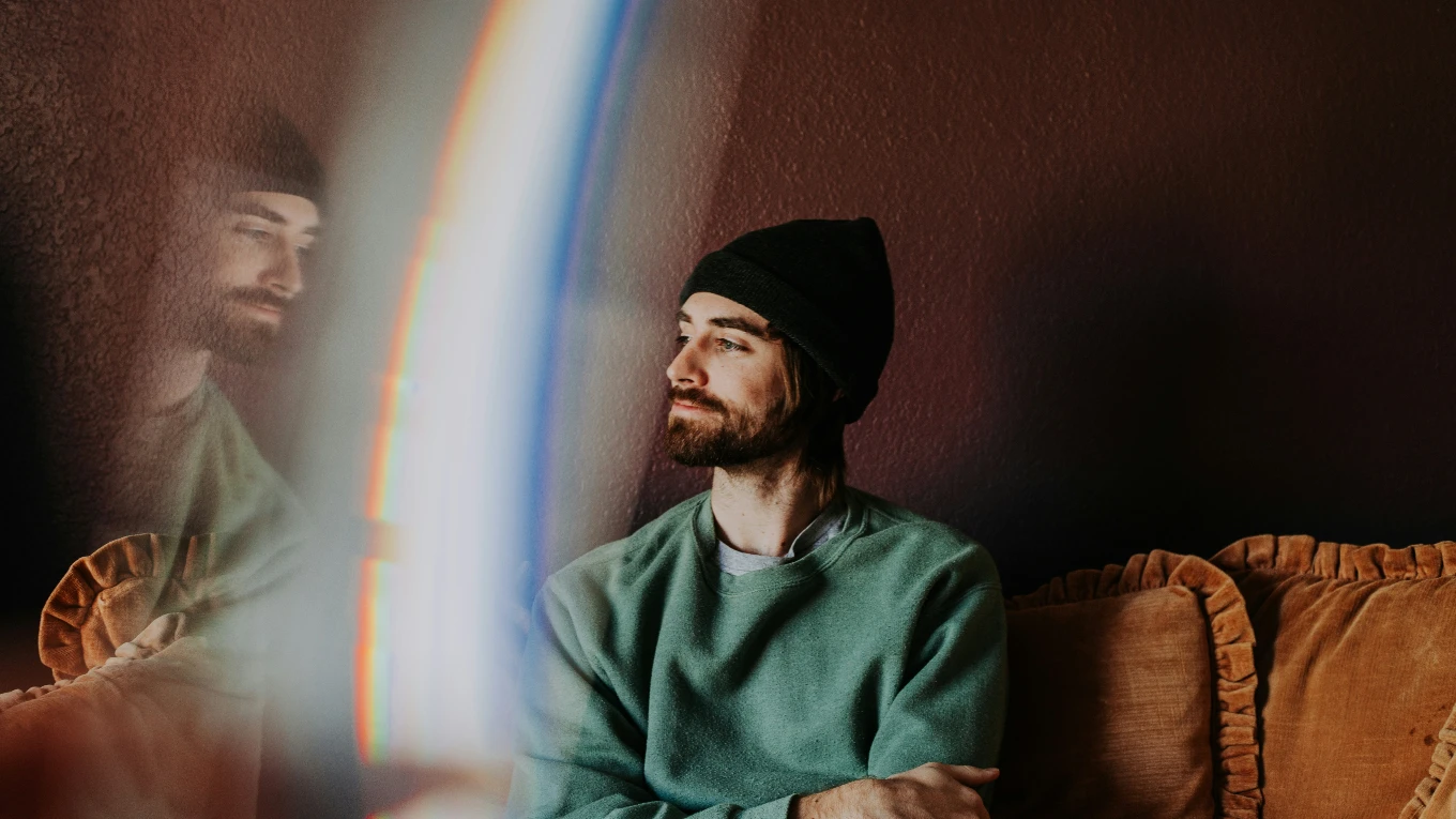 Studimi: Personat me këtë zakon financiar jetojnë jetë më të qetë, edhe nëse nuk fitojnë shumë