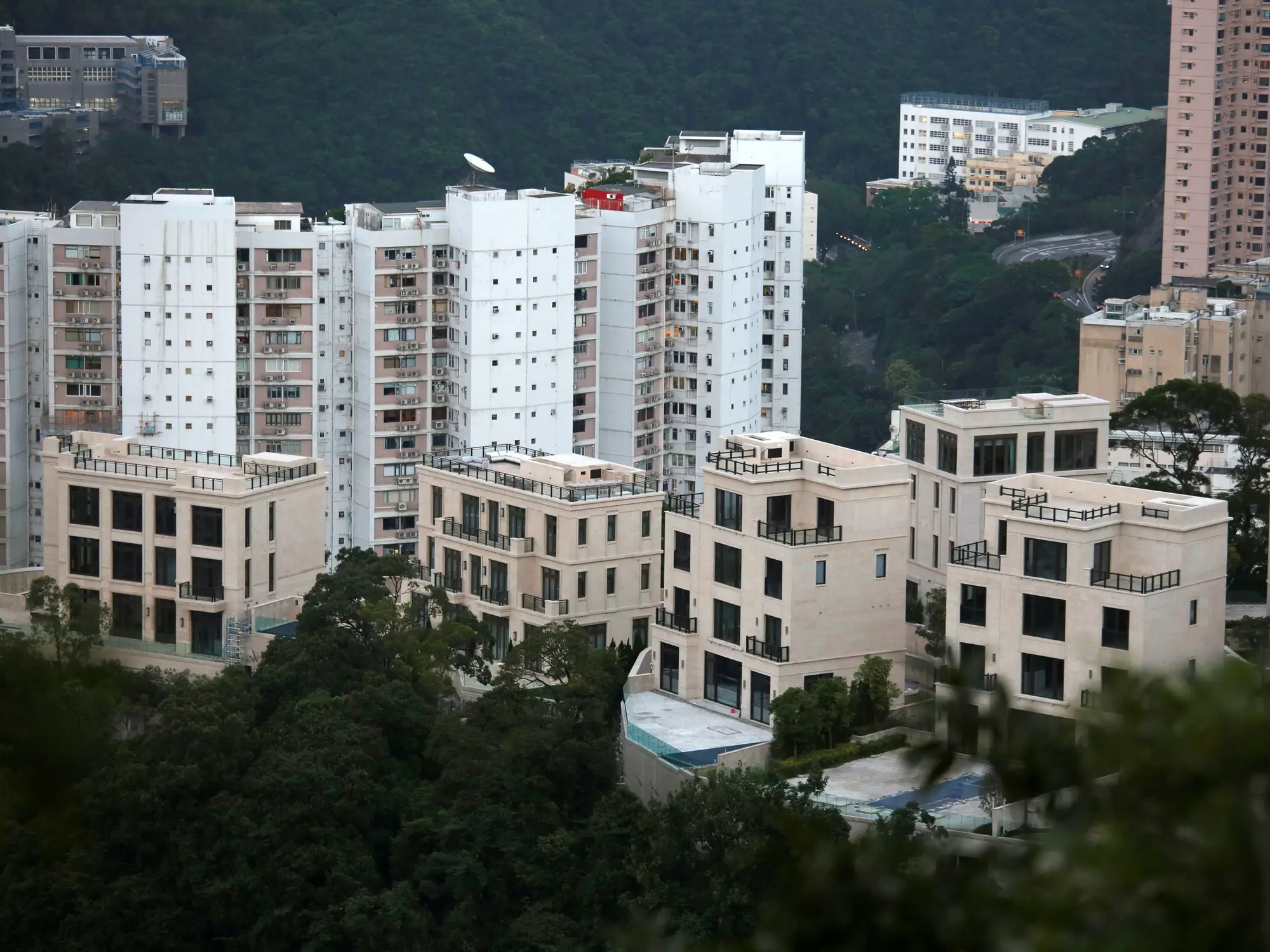 Një vend parkimi në Hong Kong u shit për një rekord prej 1.3 milionë dollarësh!