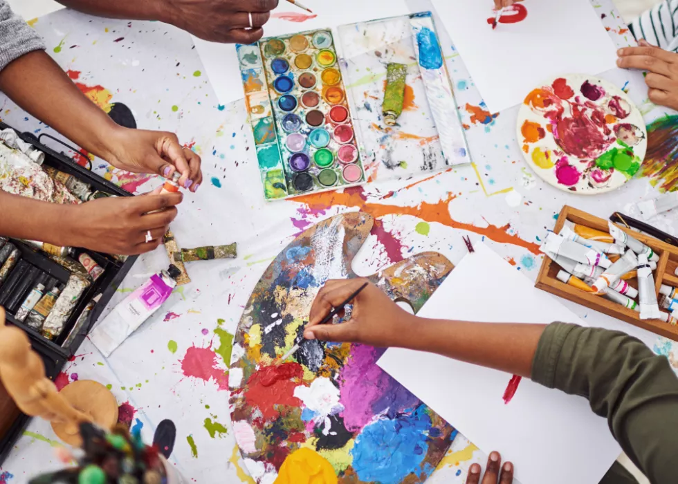 Arti si ilaç për trupin dhe mendjen, si krijimtaria përmirëson shëndetin tonë