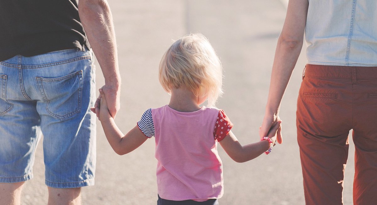 Franca po diskuton për një “licencë prindërimi”