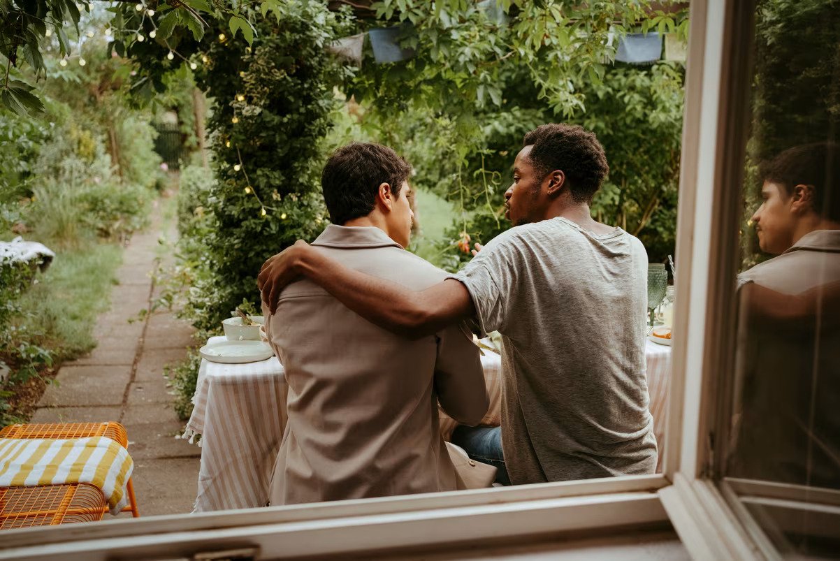 Çelësi i një jete të përmbushur? Ndjenja se u vlen të tjerëve!