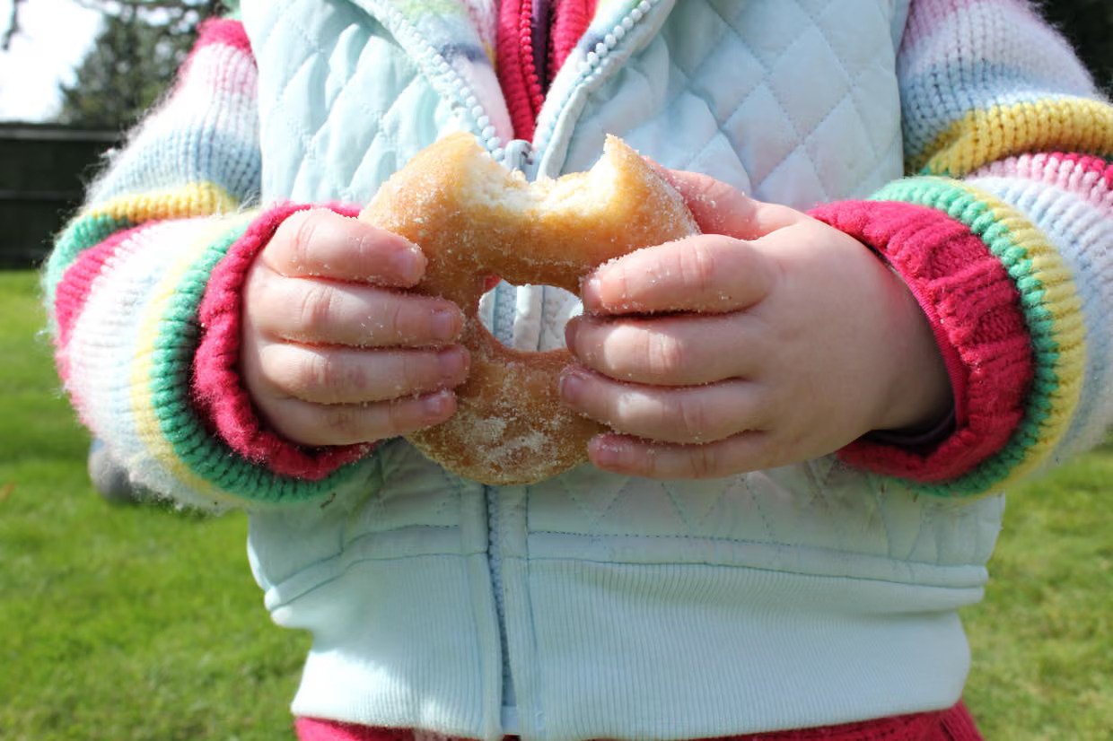 Raporti: Deri në 227 milionë fëmijë mund të jenë obezë në vitin 2040