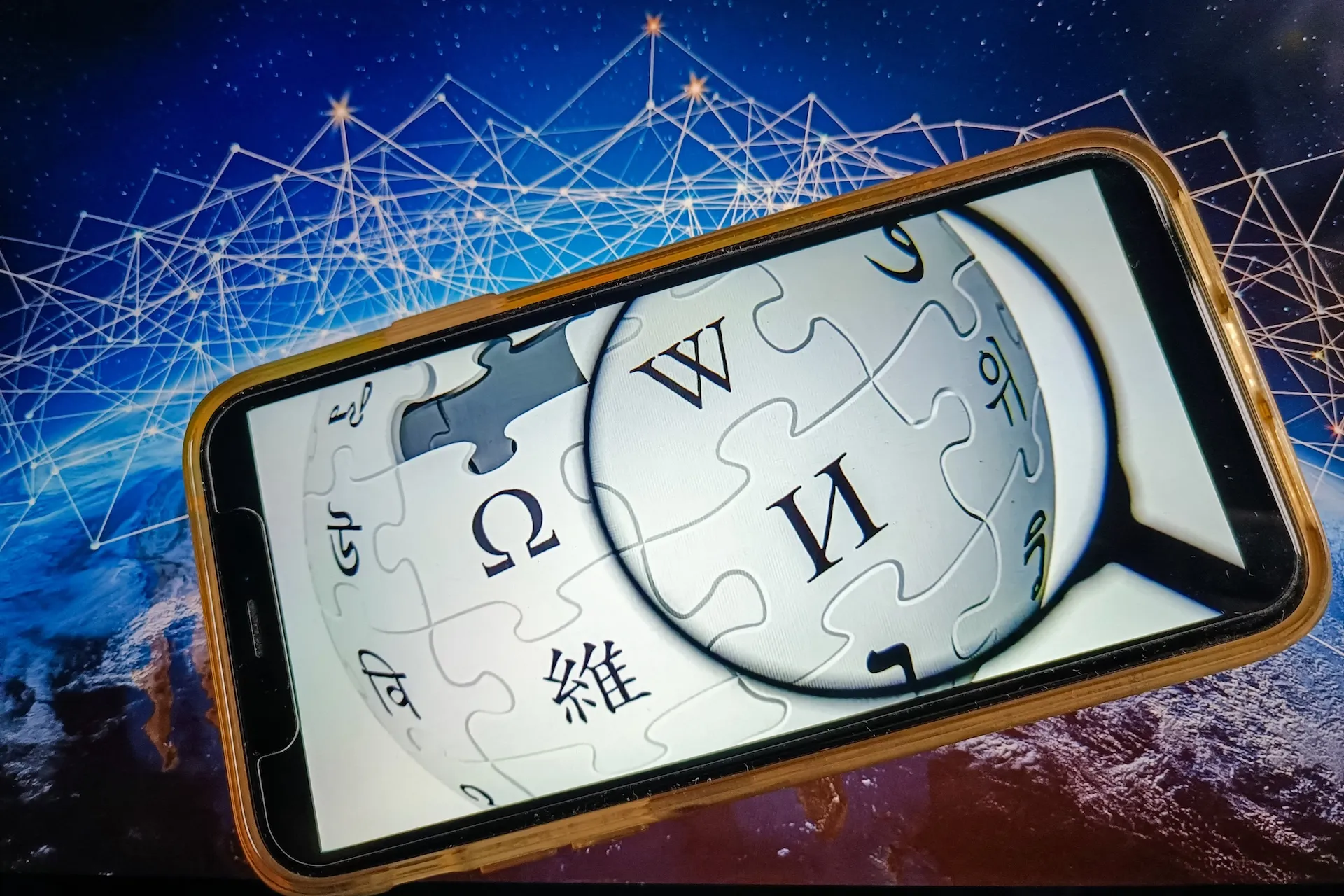 Wikipedia ndalon përdorimin e tekstit të gjeneruar nga Inteligjenca Artificiale në shkrimin e artikujve