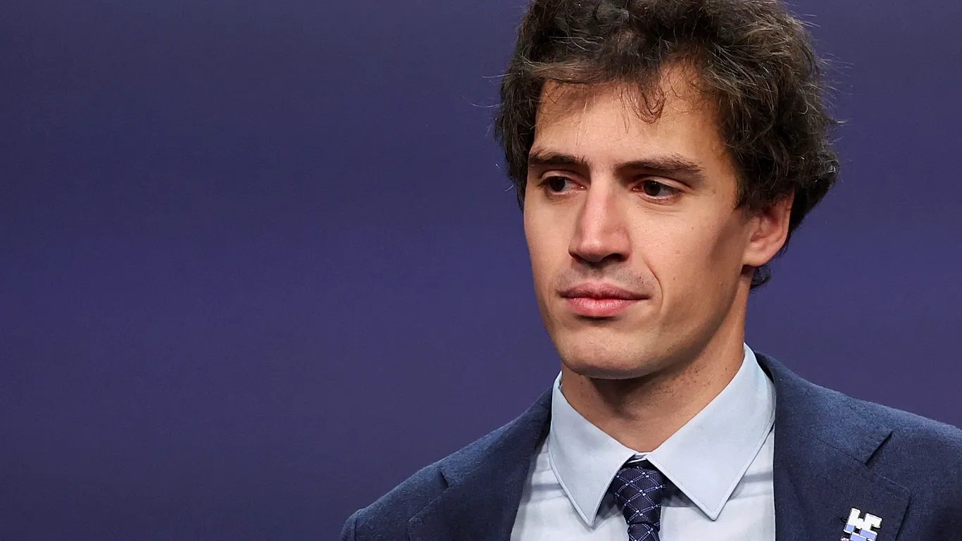 mistral-ai-siguron-830-milione-dollare-per-qender-te-re-te-dhenash-prane-parisit