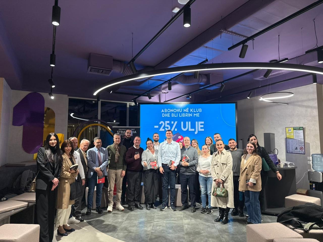 Klubi i librit Bytes & Books diskutim për ”Strategjia Fituese” të  Renato Civilit