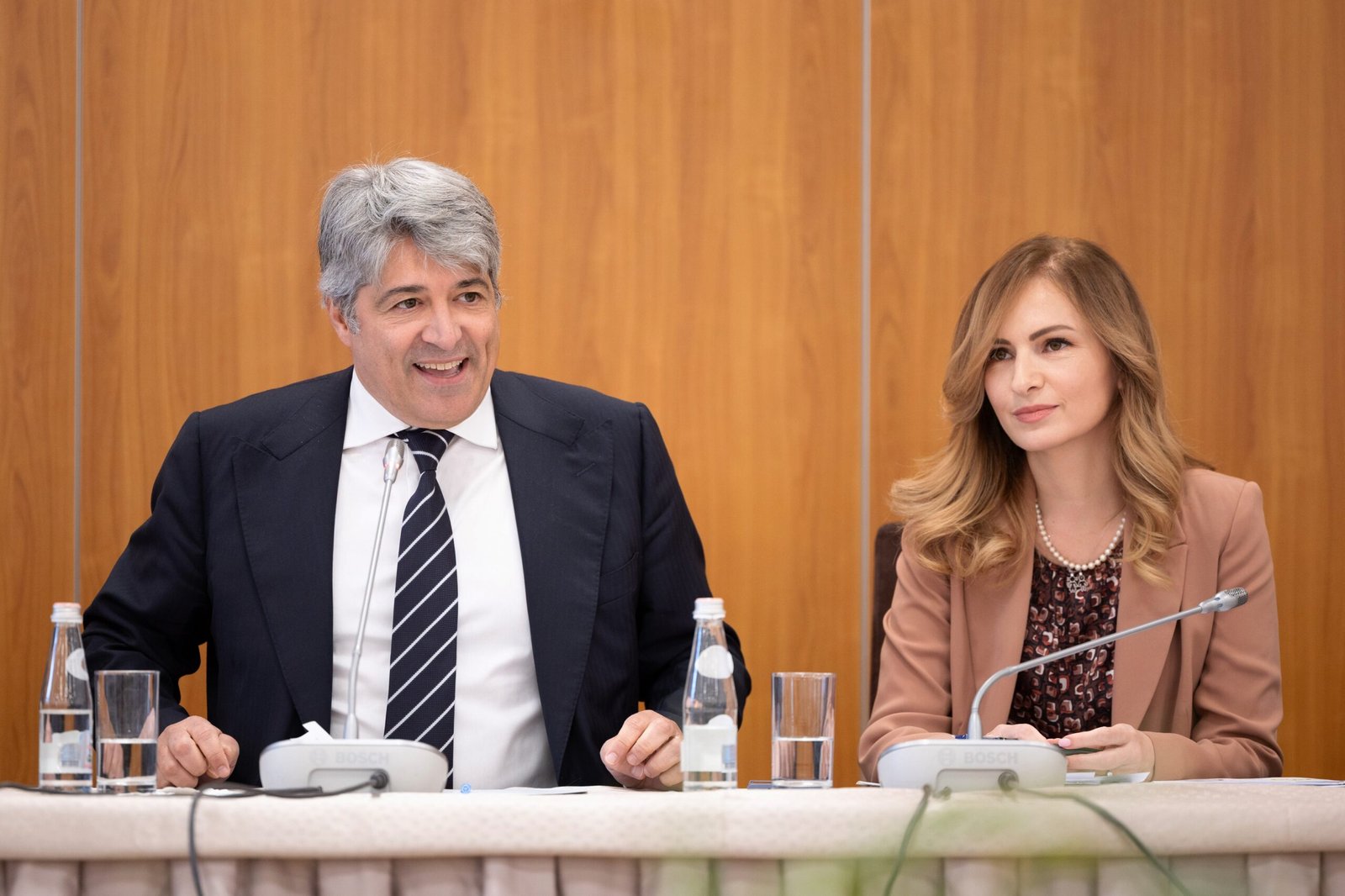 Tryezë bisedimi midis Intesa Sanpaolo Bank Albania dhe Autoritetit të Mbikëqyrjes Financiare lidhur me Fondet e Investimit