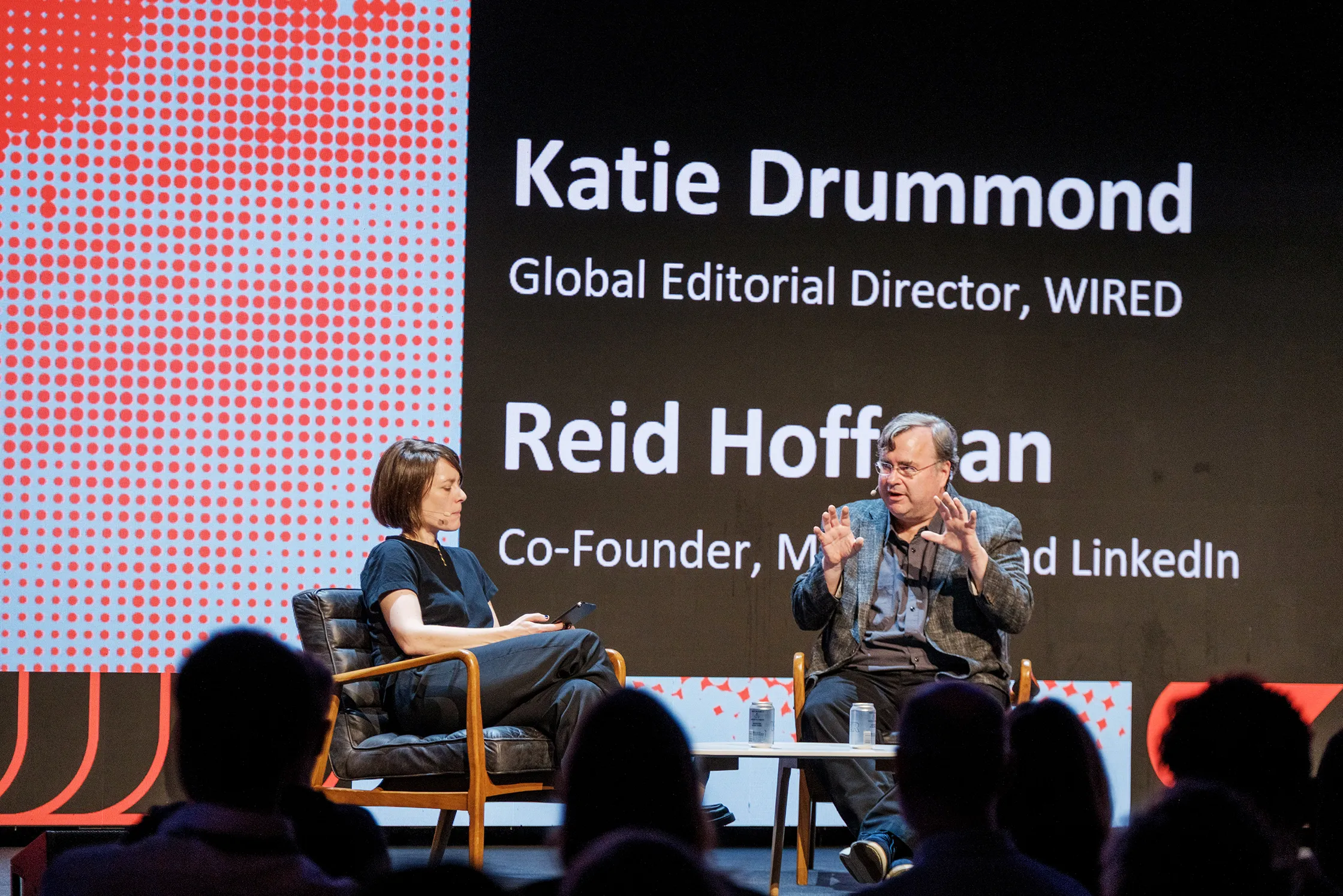 reid-hoffman-mendon-se-mjeket-duhet-t-i-kerkojne-ai-se-nje-opinion-te-dyte